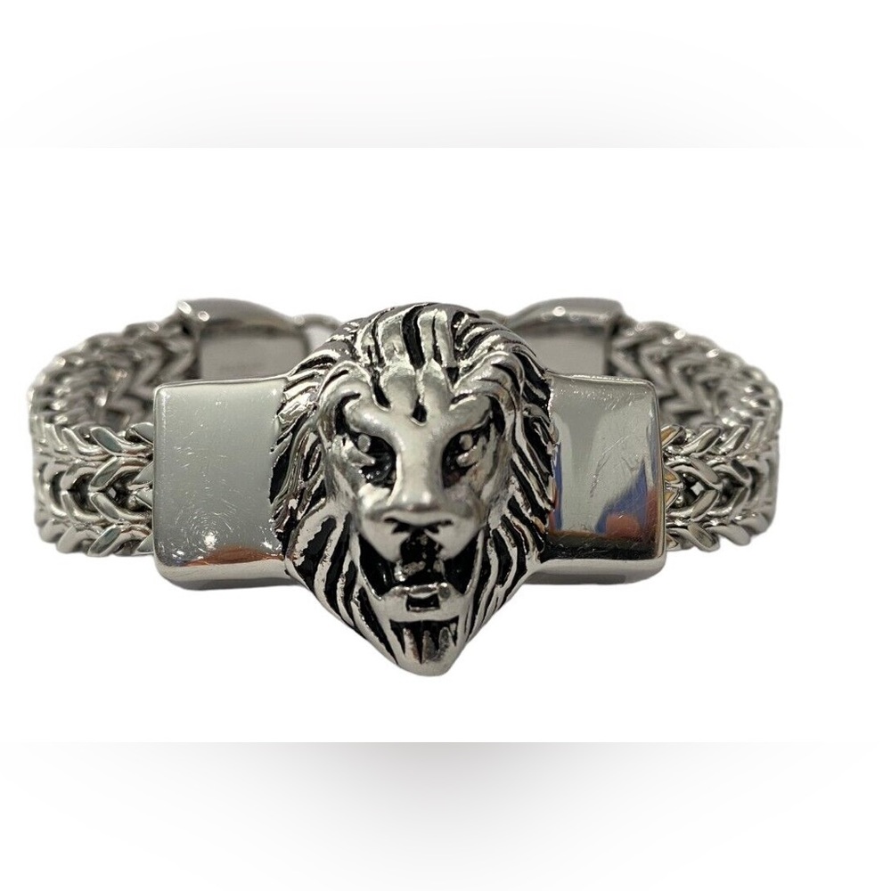 Lion Head Box Chain Bracelet
Stainless Steel, Franco chain style, Lobster clasp